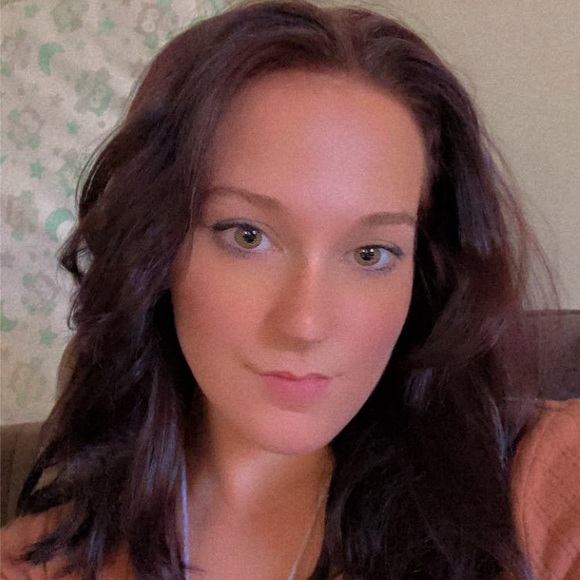 Meet your Posher, Kirsten - Picture 1 of 1